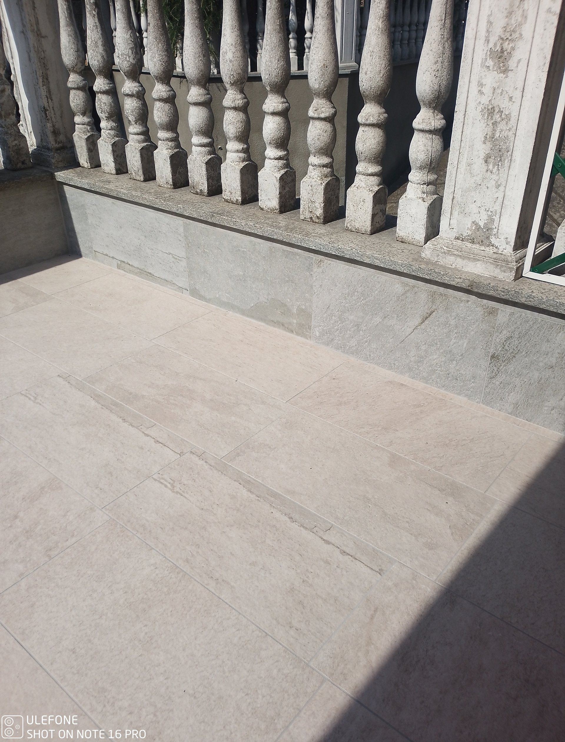 Rifacimento pavimentazione cortile con impermeabilizzazione - Settimo Torinese - ReBuild