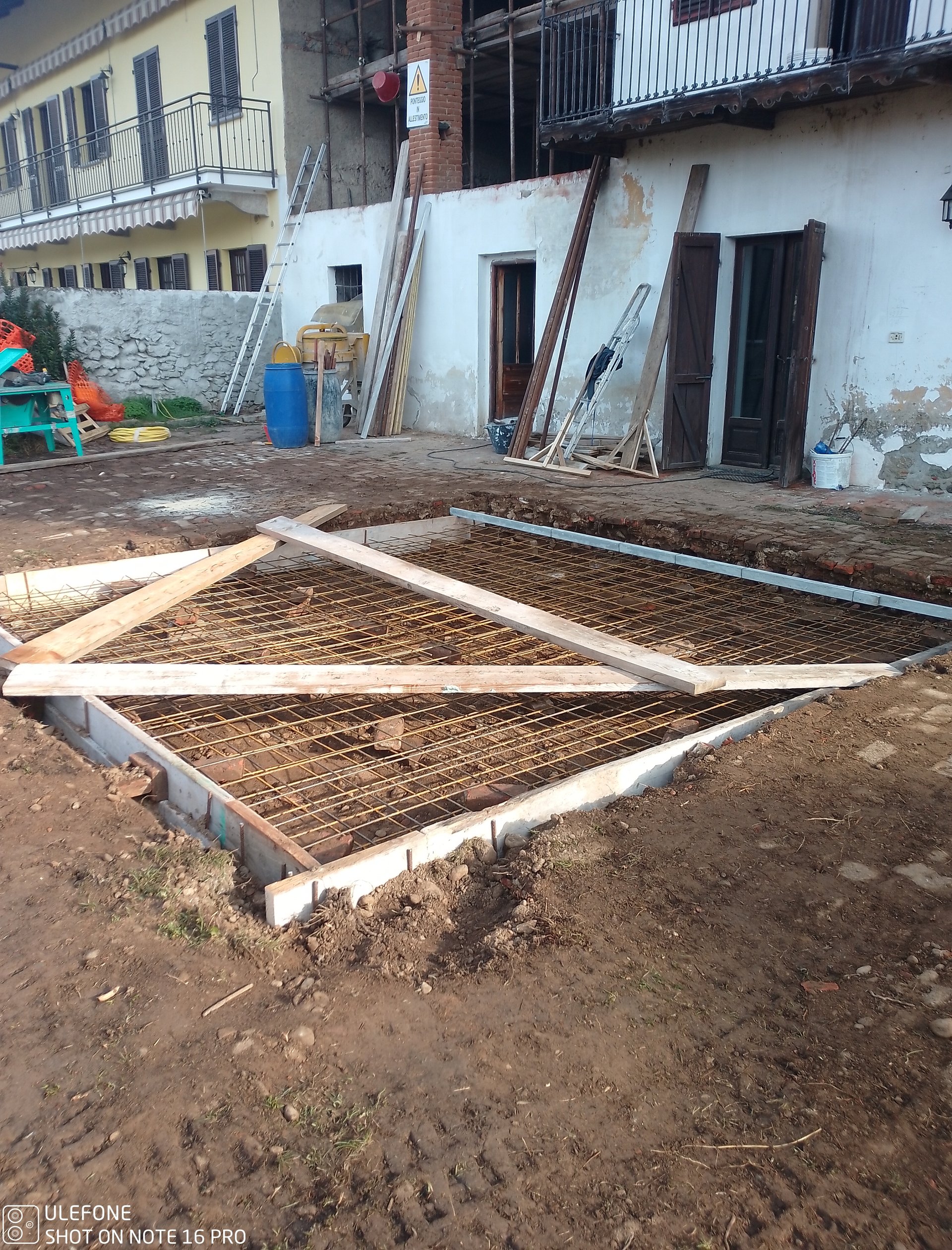 Rifacimento tetto e facciata villa - Provincia di Vercelli - ReBuild