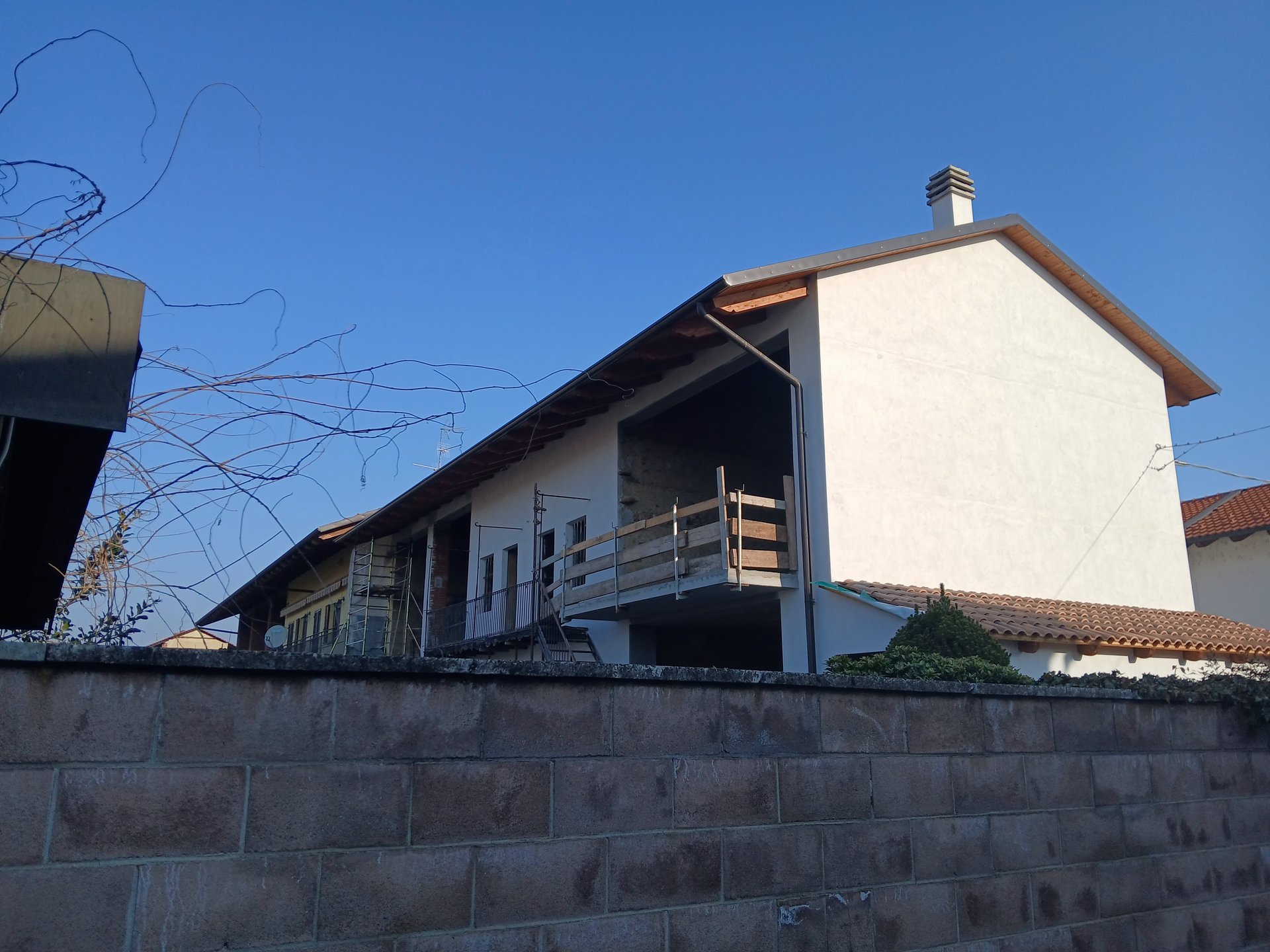 Rifacimento tetto e facciata villa - Provincia di Vercelli - ReBuild